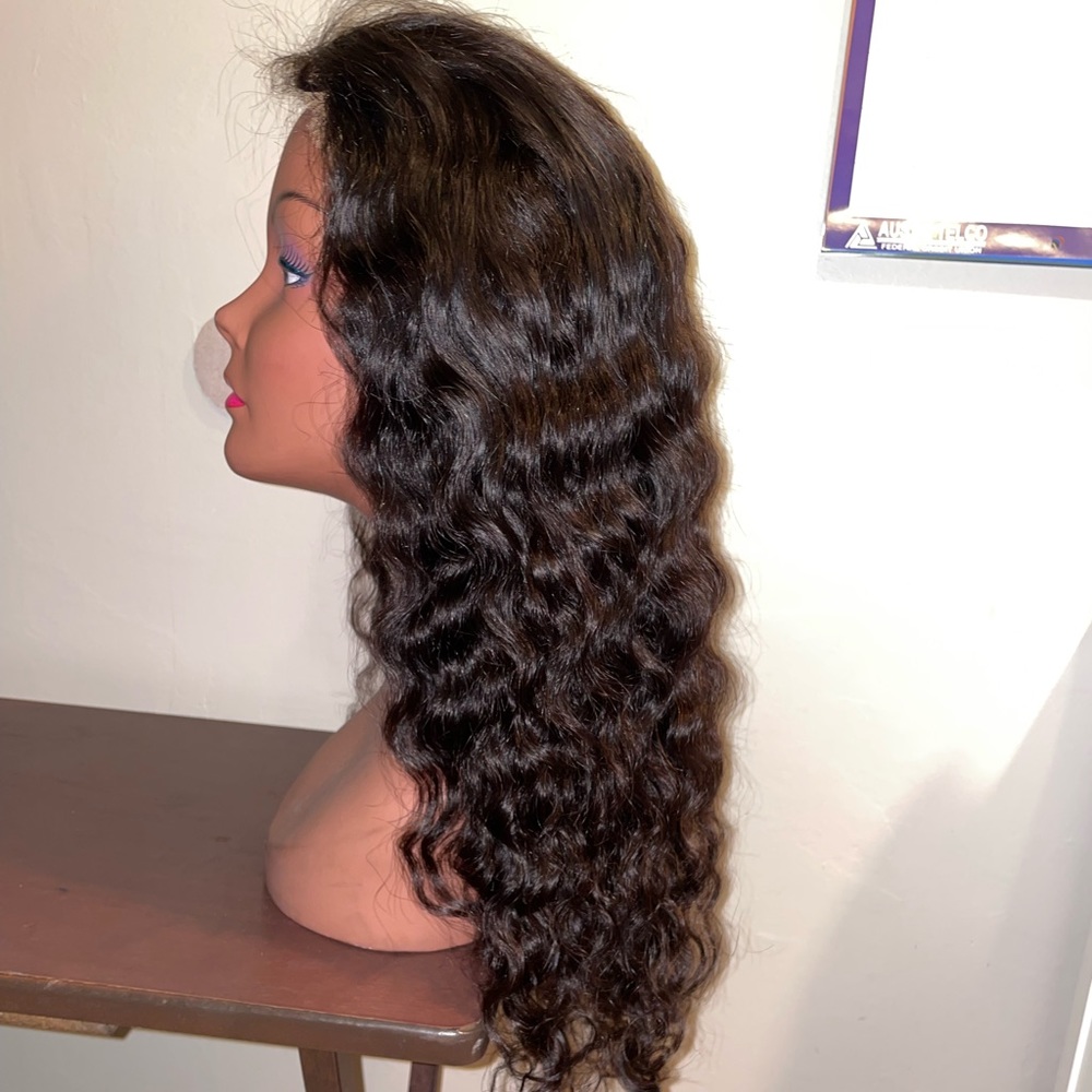 18inch 13x4 Brazilian waved curly (lace cut)